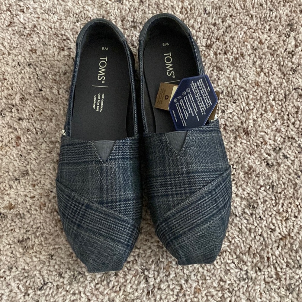 Toms Shoes